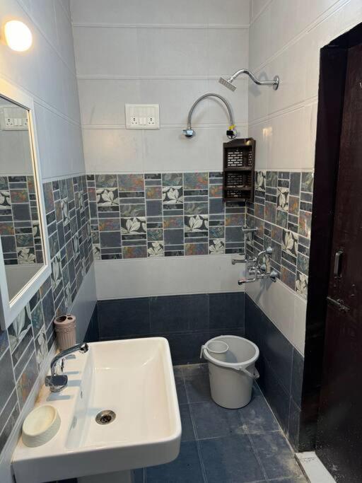 Wanderers Haven Apartment Lucknow